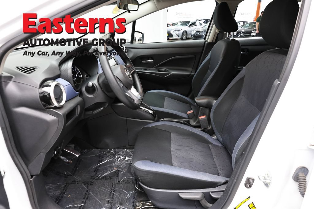 Used 2023 Nissan Versa SV FWD image 14