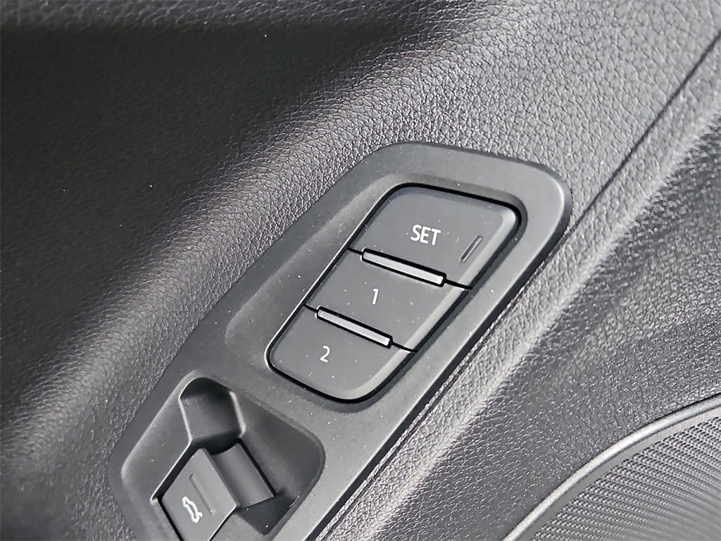 New 2025 Audi Q3 2.0T Premium image 13