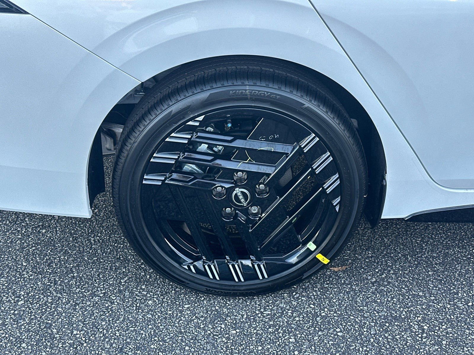 New 2026 Nissan Sentra SR w/ SR Premium Package FWD image 17