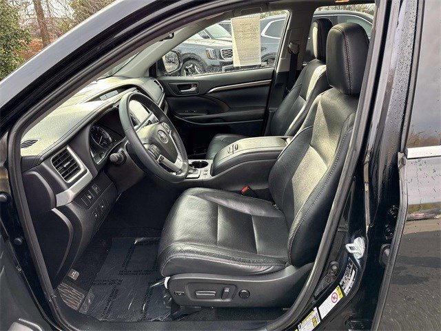 Used 2016 Toyota Highlander Limited image 14