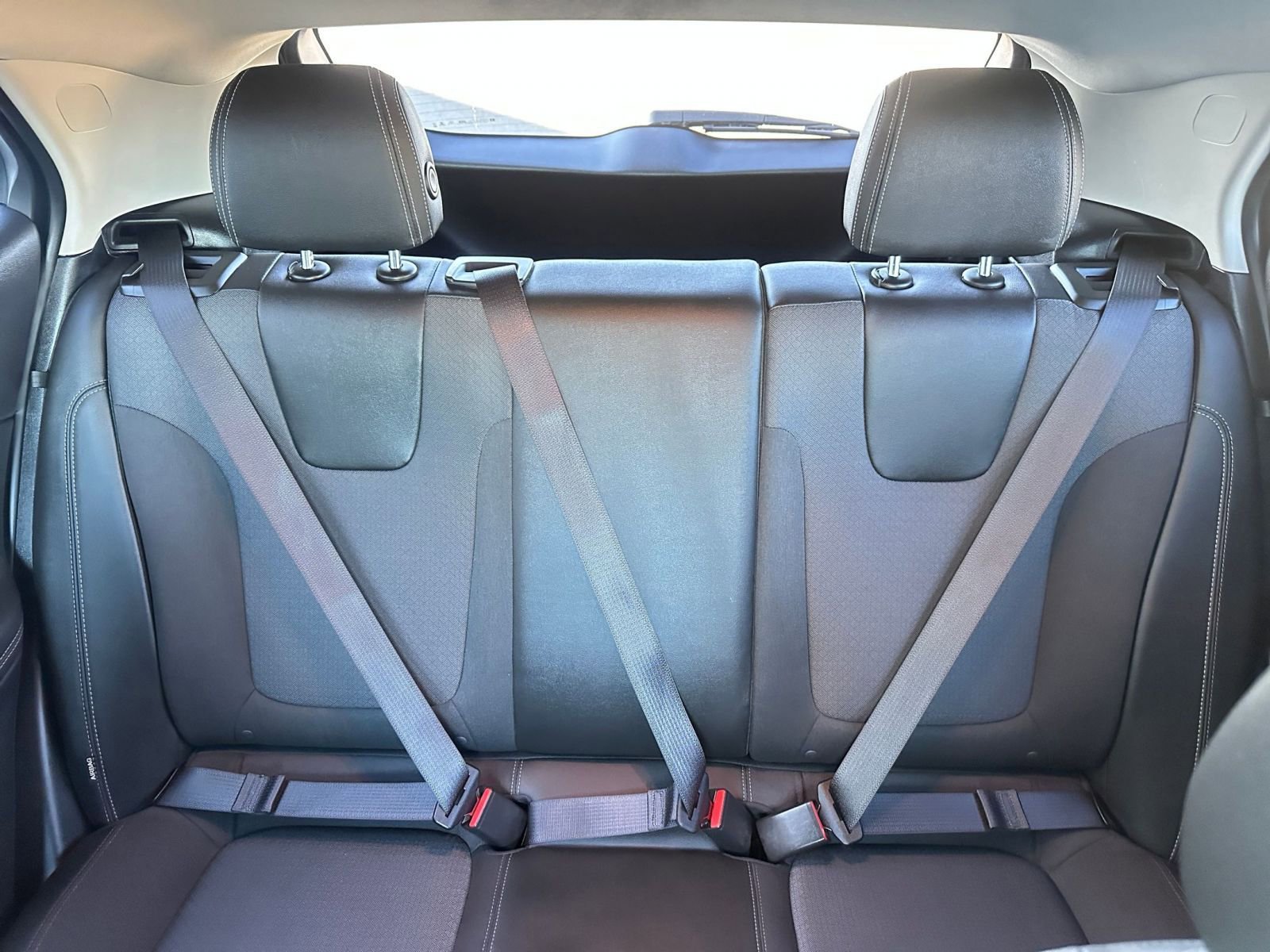 Used 2025 Buick Encore GX Preferred image 38