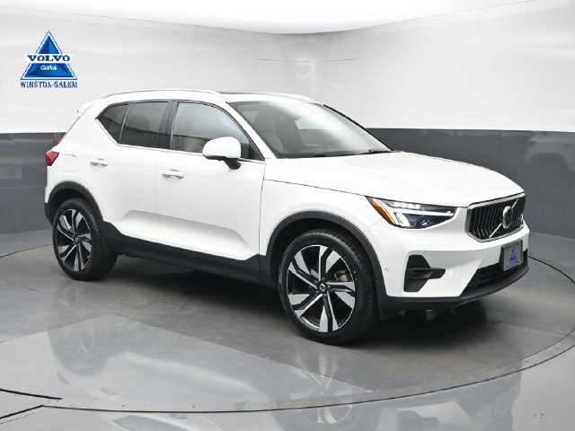 Used 2024 Volvo XC40 B5 Plus w/ Protection Package Premier