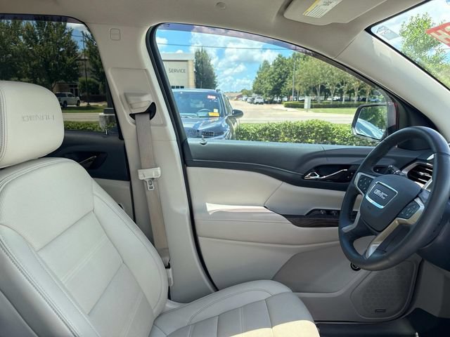 Used 2023 GMC Acadia Denali w/ Denali Technology Package FWD image 15