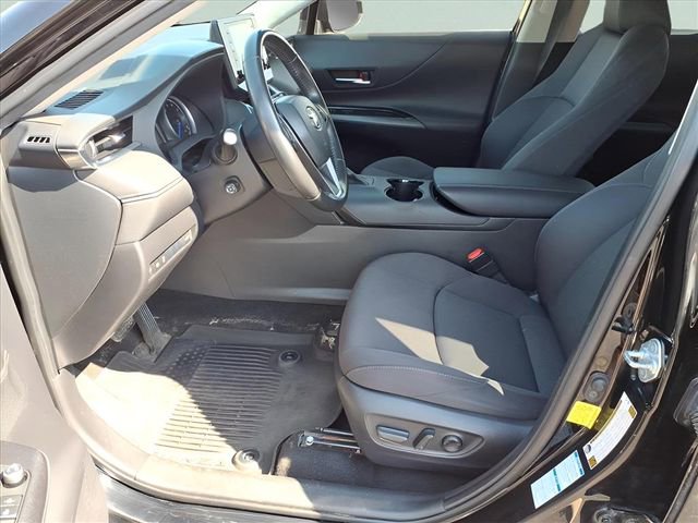 Used 2021 Toyota Venza LE image 14