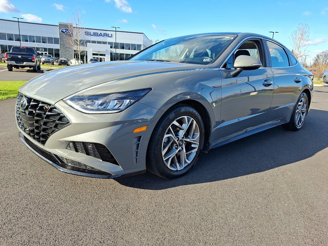 Used 2021 Hyundai Sonata SEL w/ Convenience Package image 3