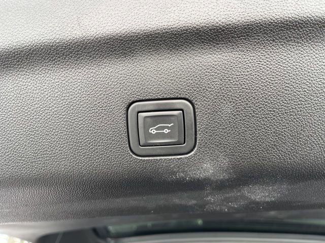 Used 2024 Cadillac Escalade Sport Platinum w/ LPO, ONYX Package image 10