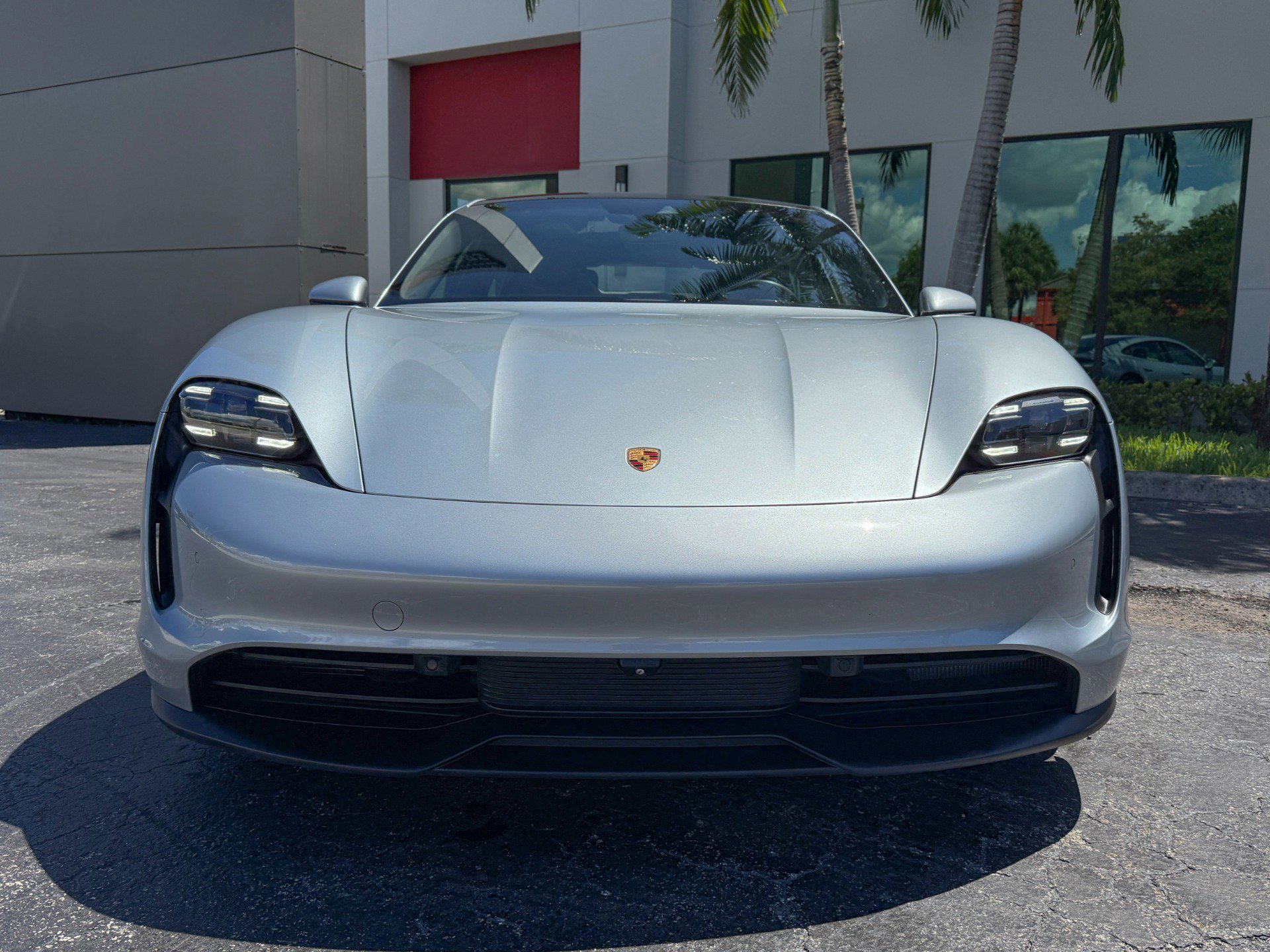 Used 2022 Porsche Taycan image 5