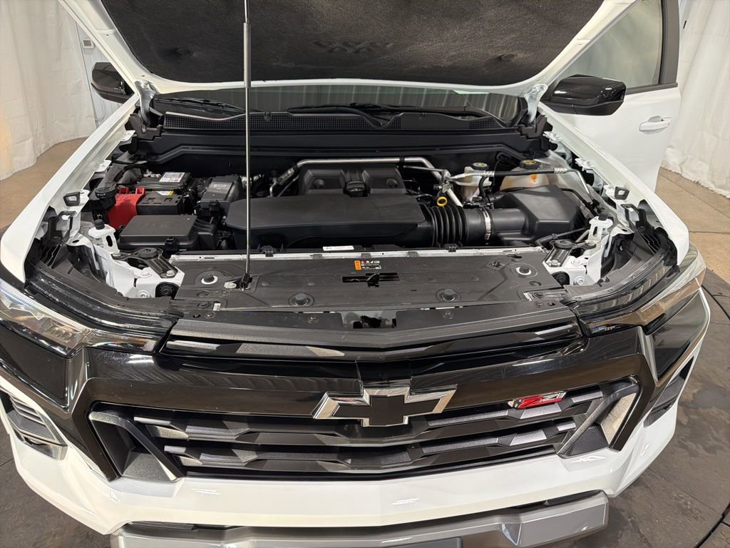 Used 2024 Chevrolet Colorado Z71 w/ Z71 Convenience Package 2 image 34