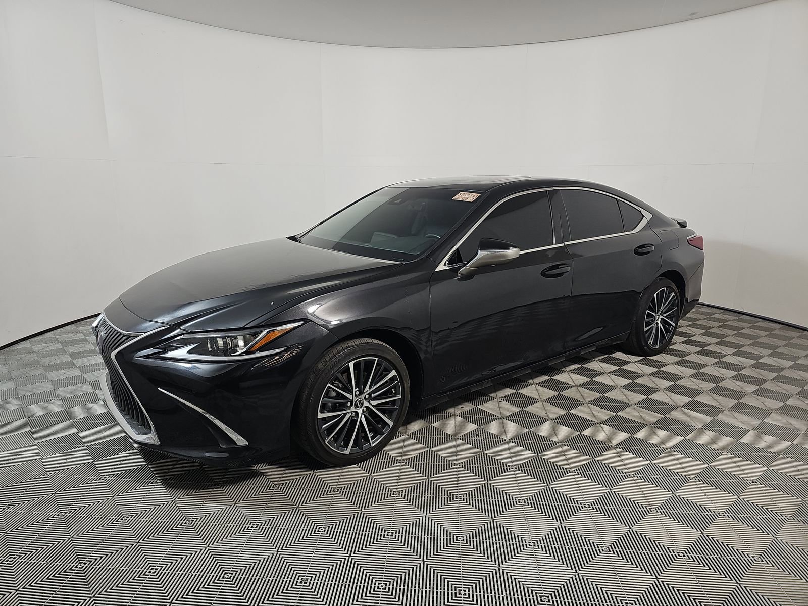 Used 2023 Lexus ES 300h w/ Premium Package FWD image 2