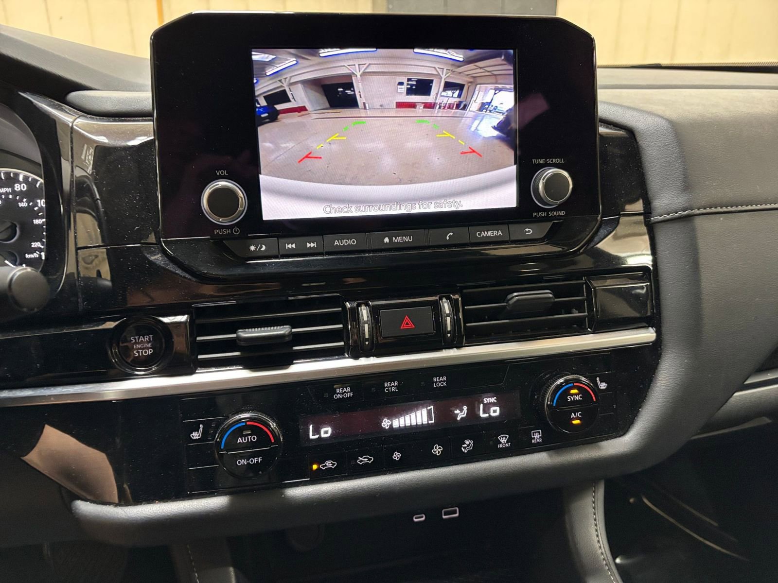 Used 2025 Nissan Pathfinder SV FWD image 17