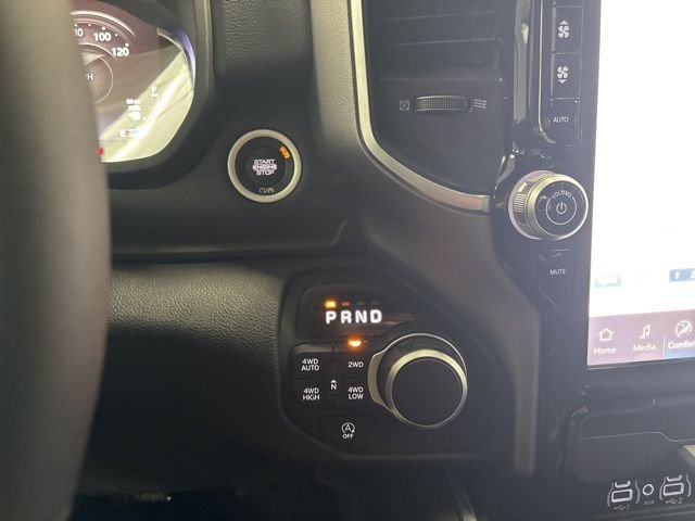 New 2026 RAM 1500 Big Horn AWD/4WD image 34