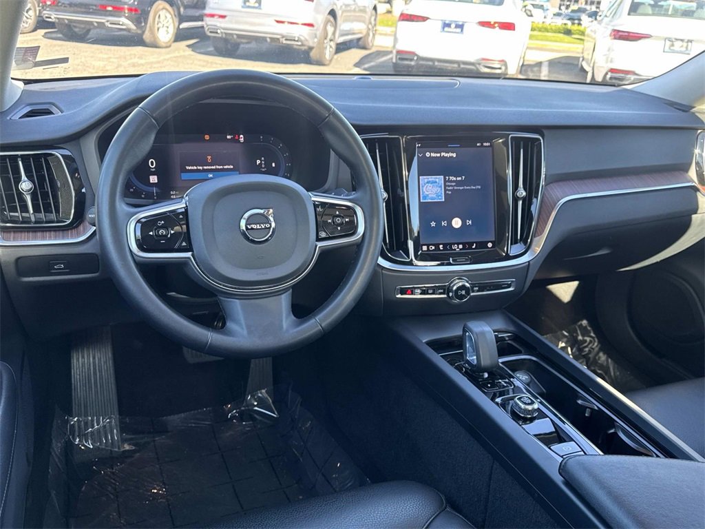 Used 2024 Volvo S60 B5 Plus image 8