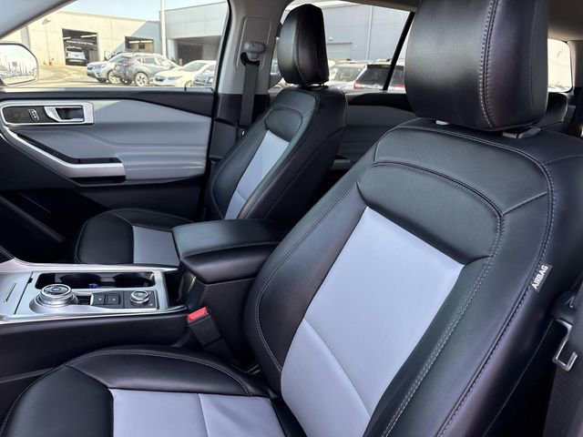 Used 2022 Ford Explorer XLT w/ Equipment Group 202A image 14
