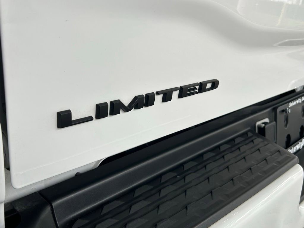 Used 2025 RAM 2500 Limited AWD/4WD image 21
