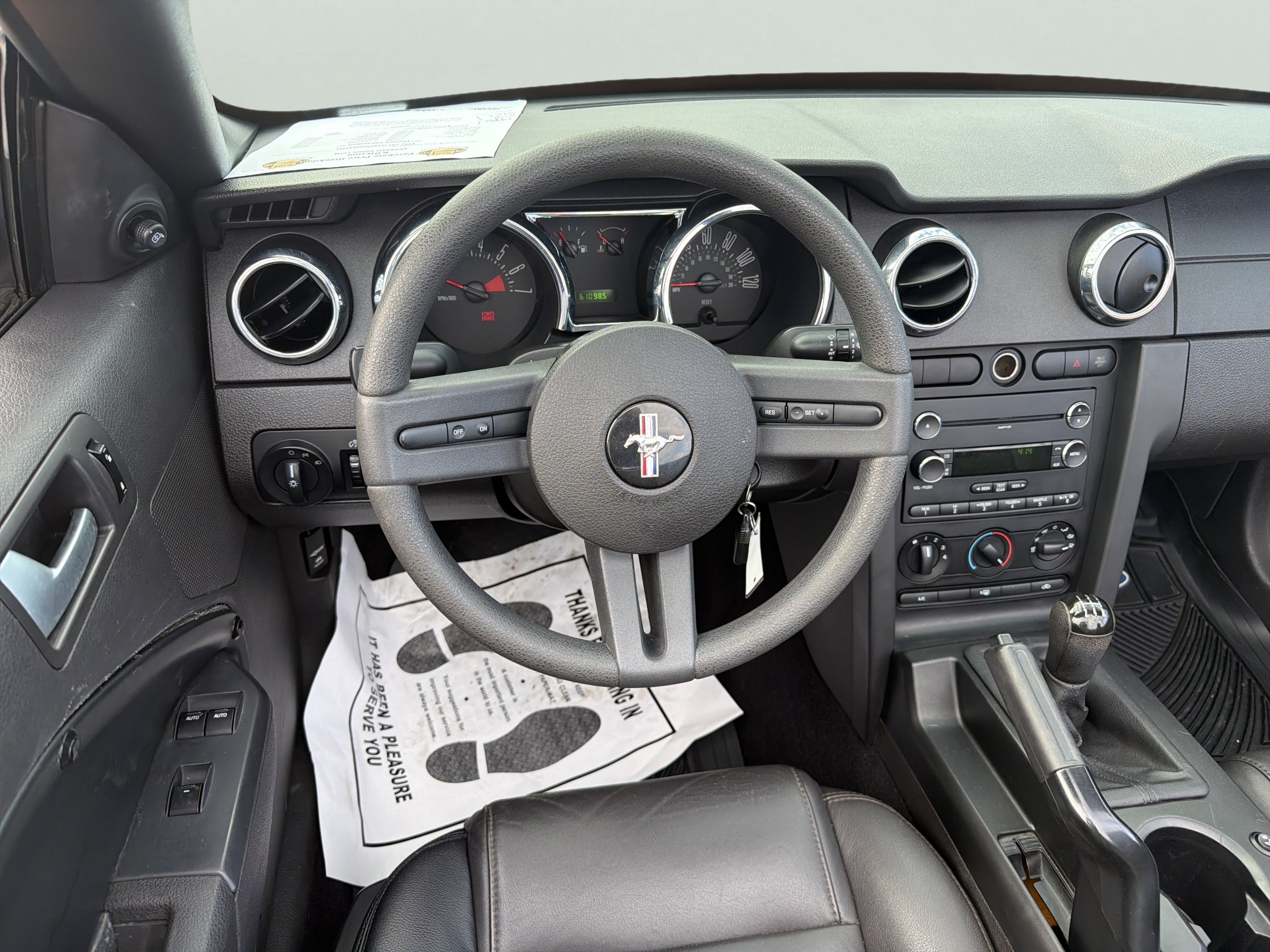 Used 2008 Ford Mustang Convertible RWD image 12