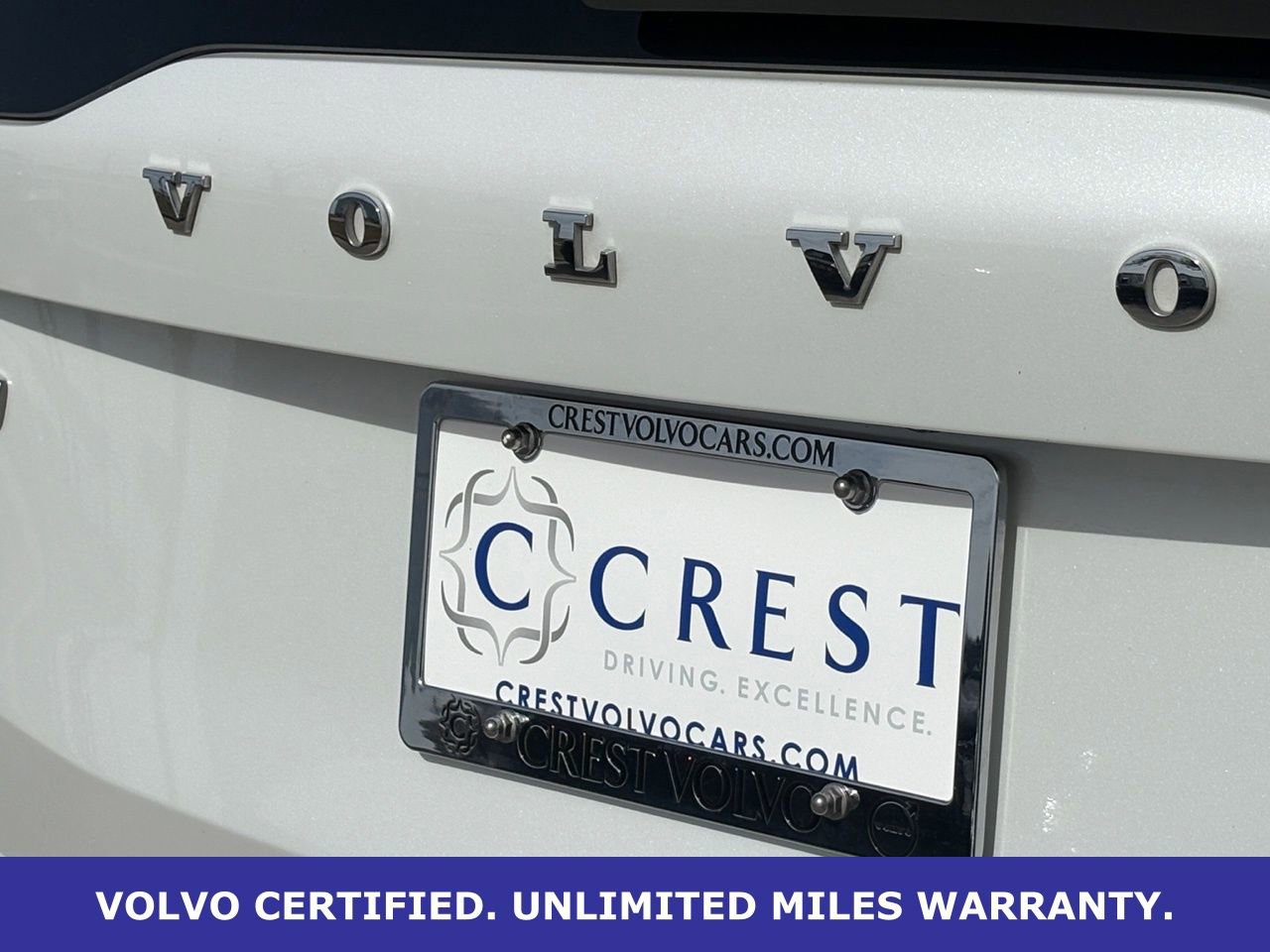Certified 2025 Volvo XC90 B6 Plus image 9