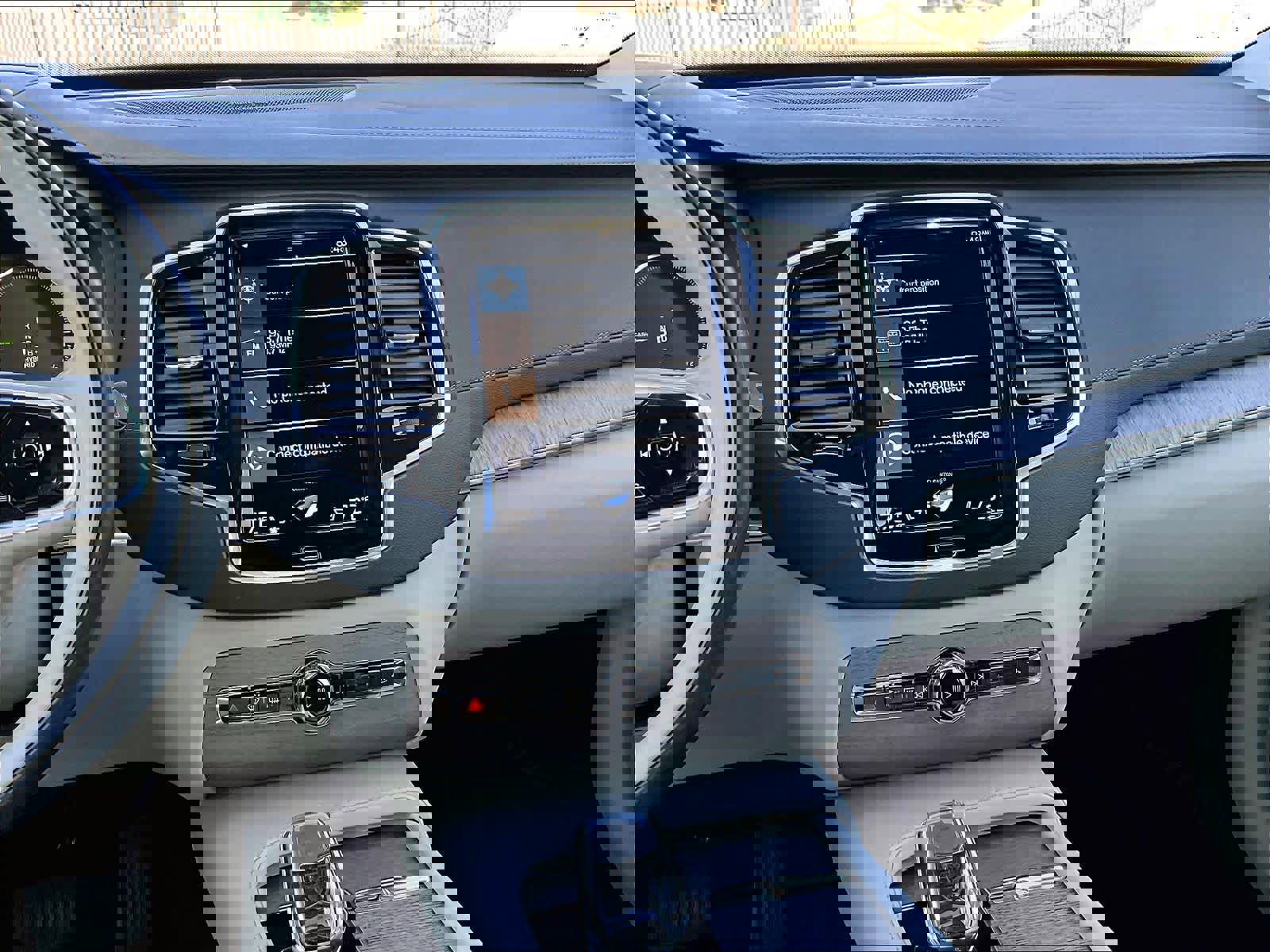 Used 2022 Volvo XC90 T8 Inscription w/ Advanced Package image 9