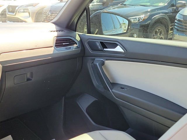 Used 2021 Volkswagen Tiguan SE R-Line FWD image 18