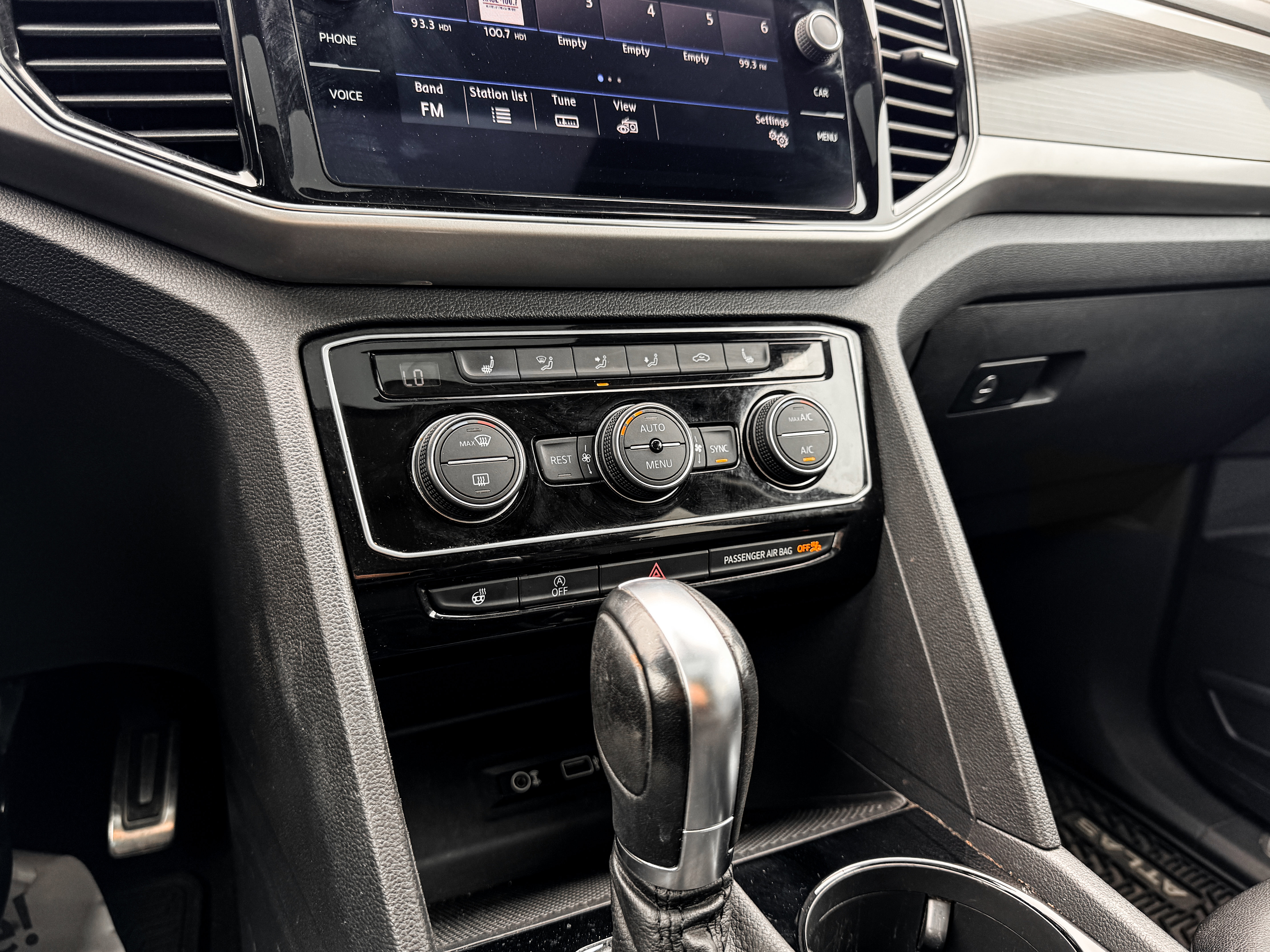 Used 2019 Volkswagen Atlas SEL R-Line image 15