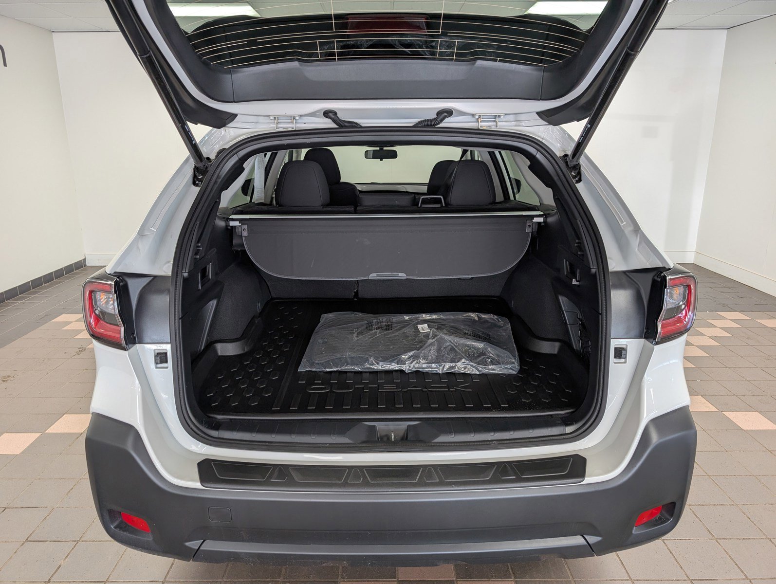 Used 2025 Subaru Outback Premium image 20