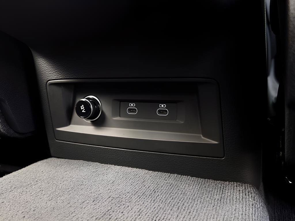 Used 2023 Audi Q8 Premium Plus AWD/4WD image 23