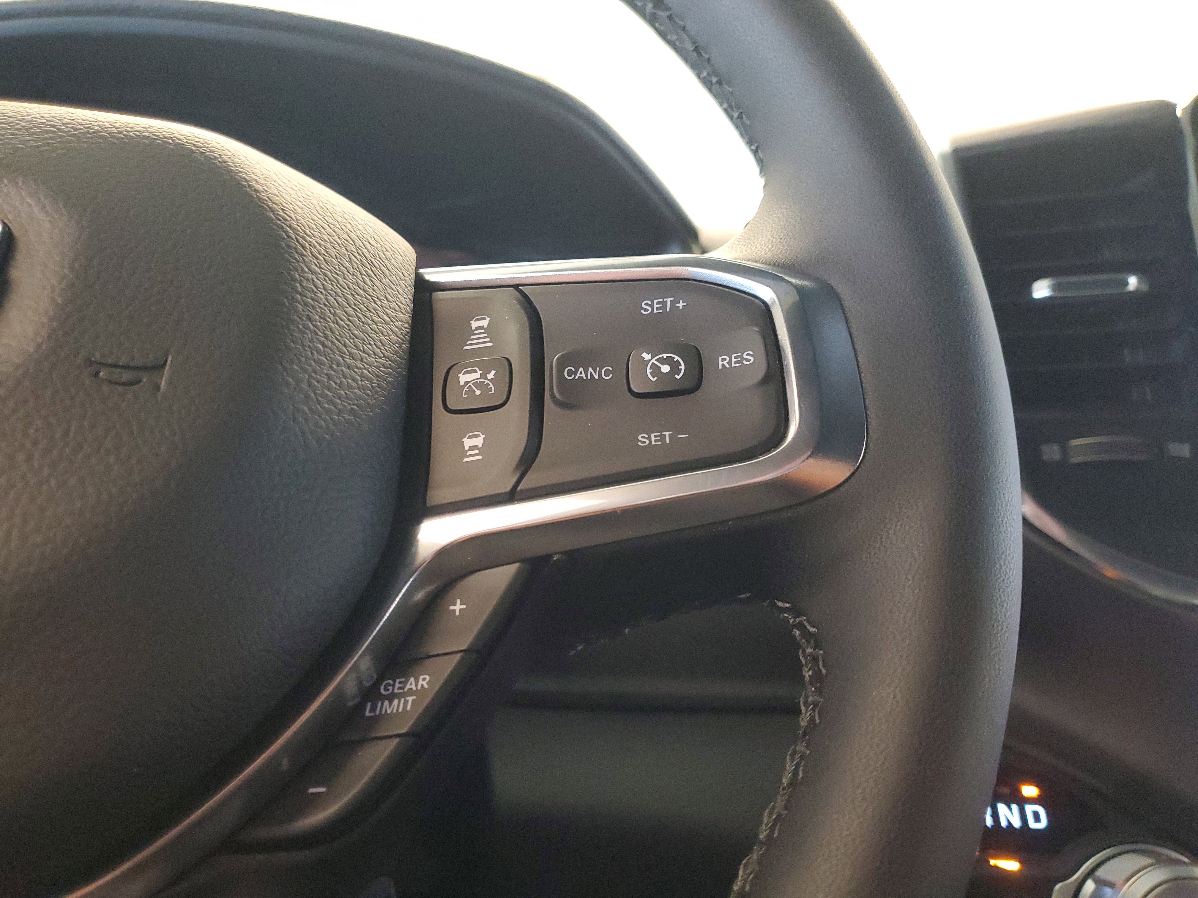 Used 2025 RAM 1500 Laramie AWD/4WD image 23