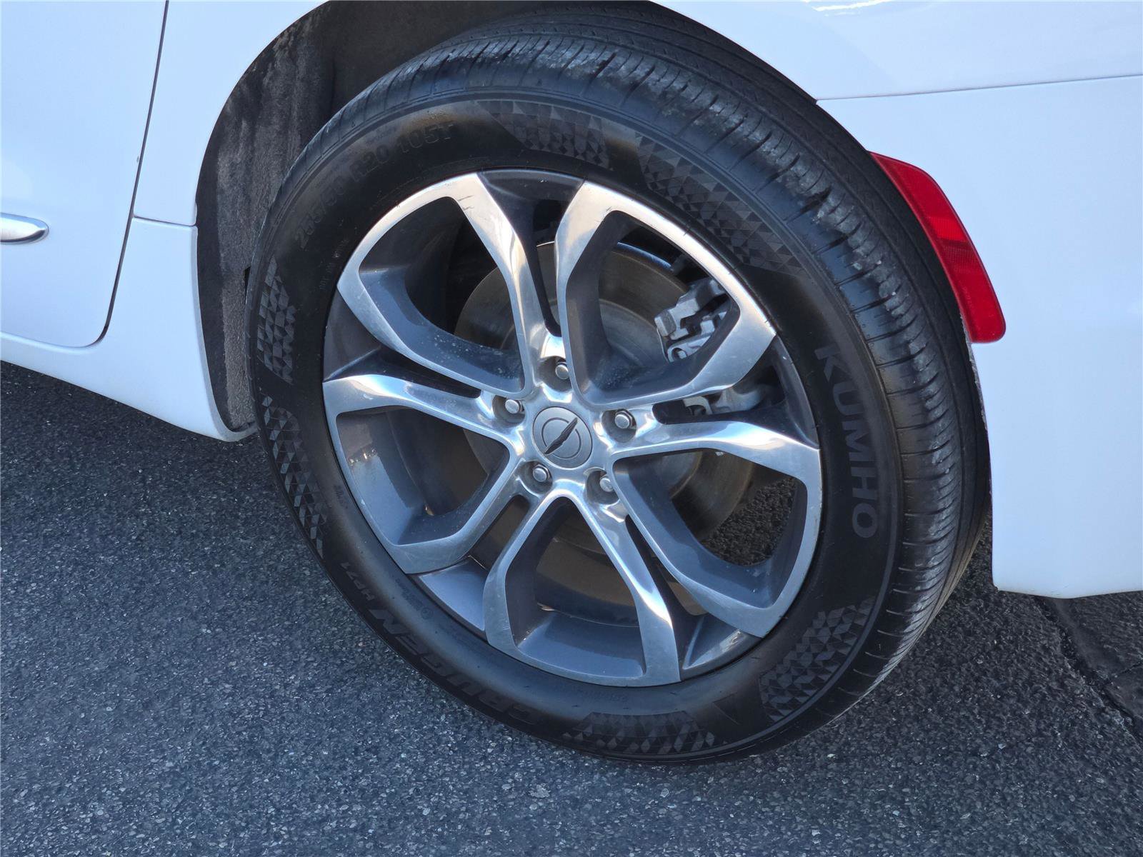 Certified 2022 Chrysler Pacifica Pinnacle AWD/4WD image 21