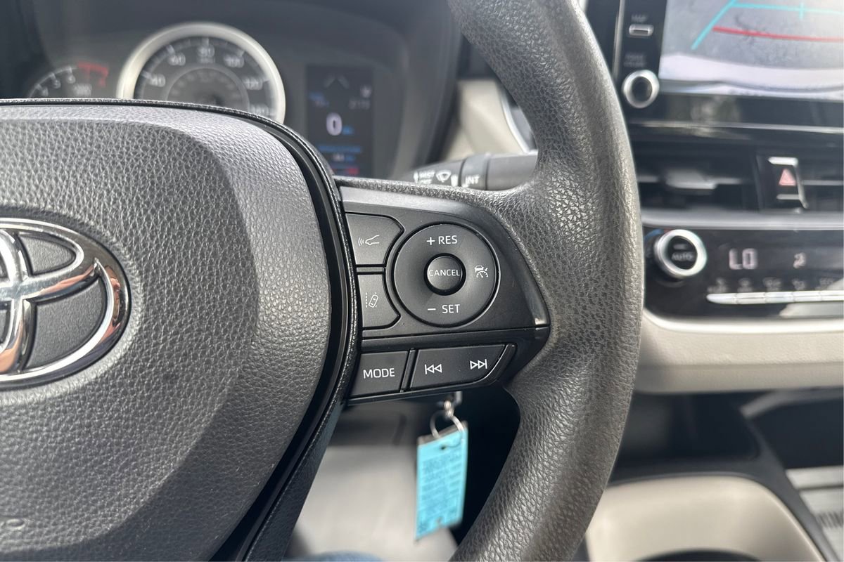 Used 2020 Toyota Corolla LE FWD image 27