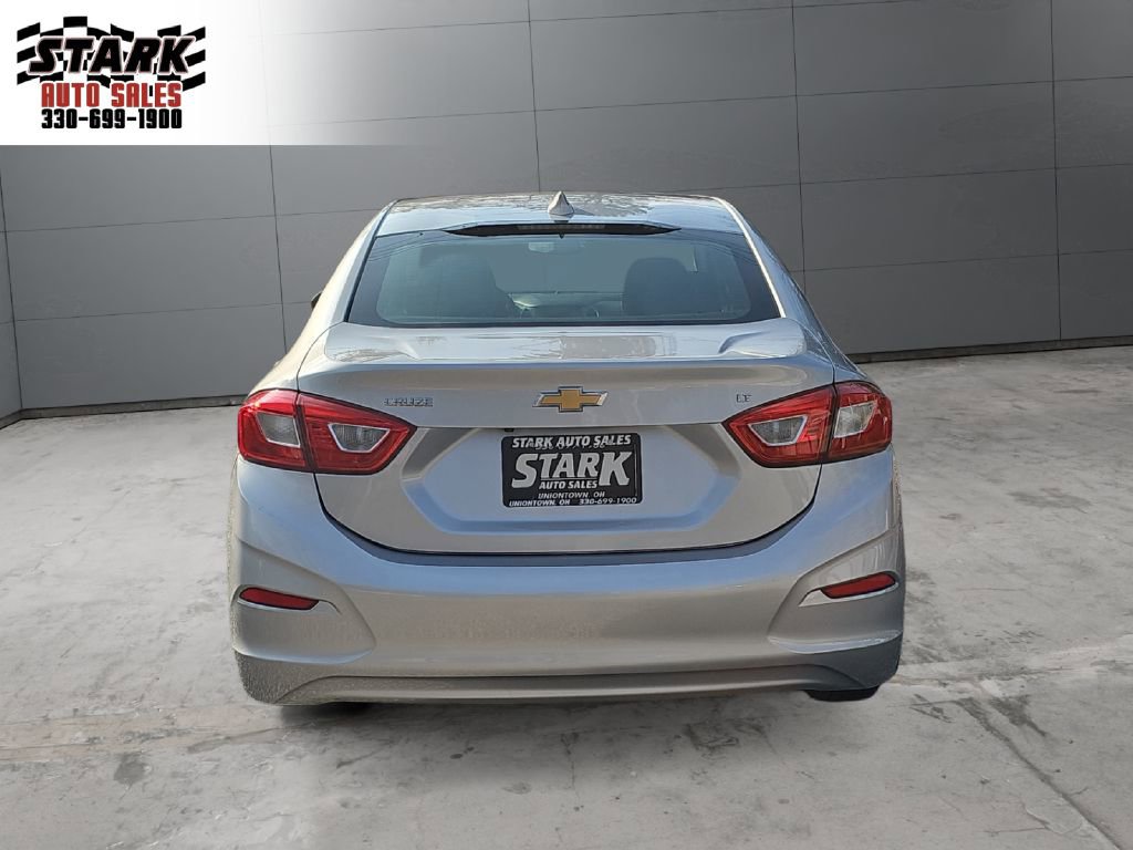 Used 2018 Chevrolet Cruze LT w/ Convenience Package image 4