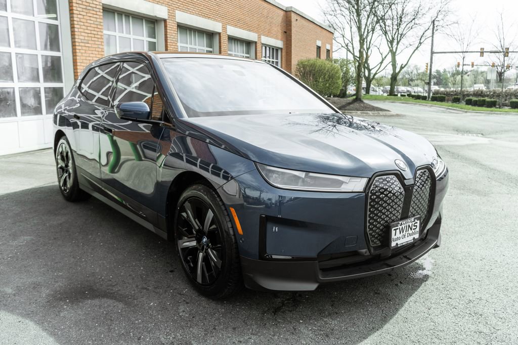 Used 2023 BMW iX xDrive50 w/ Premium Package image 5