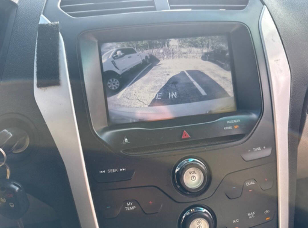 Used 2015 Ford Explorer XLT w/ Equipment Group 202B image 16