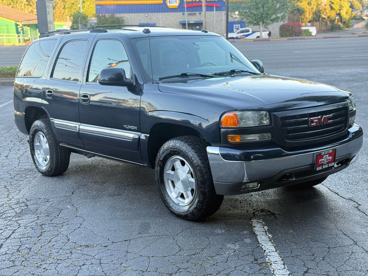 Used 2004 GMC Yukon SLT w/ 1SD Preferred Equipment Group image 2