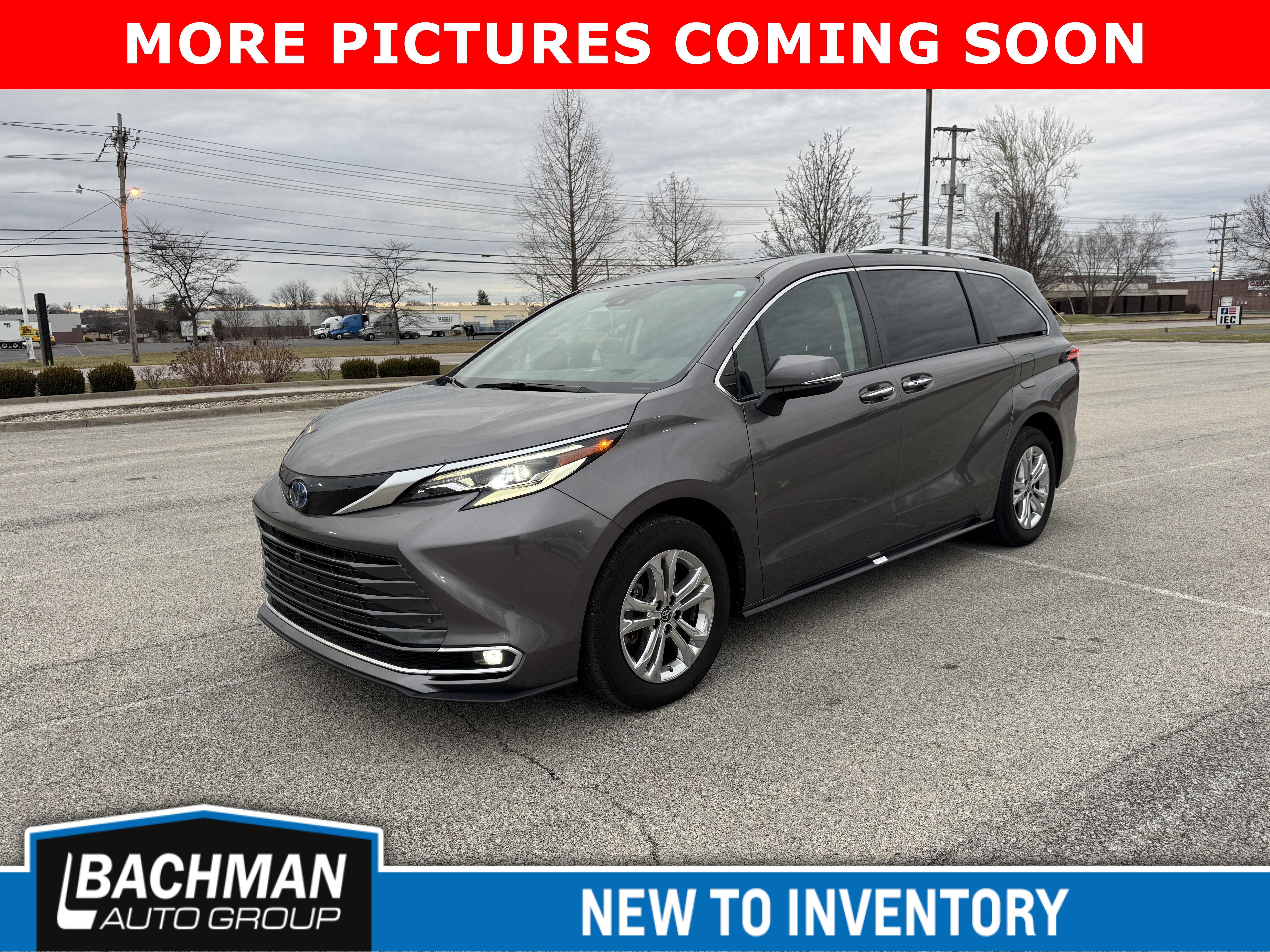 Used 2023 Toyota Sienna Platinum image 3