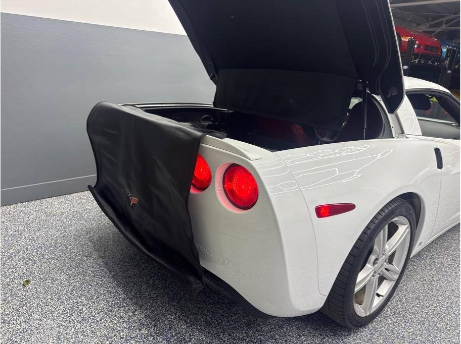Used 2009 Chevrolet Corvette Coupe w/ Preferred Equipment Group RWD image 17