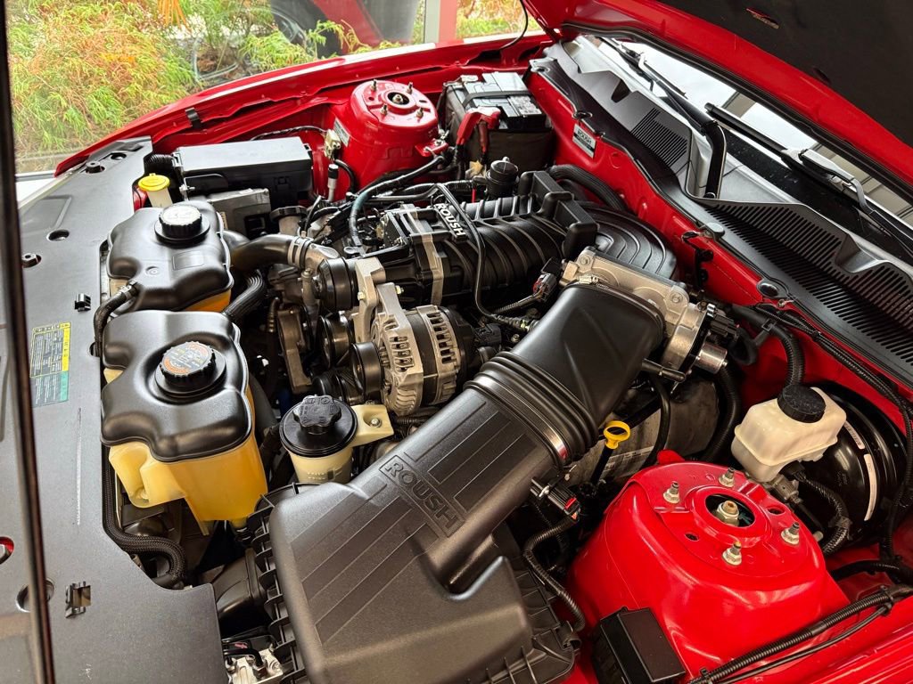 Used 2010 Ford Mustang GT Premium image 16