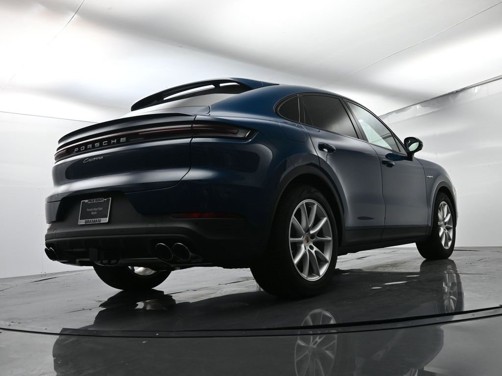 Used 2025 Porsche Cayenne image 53