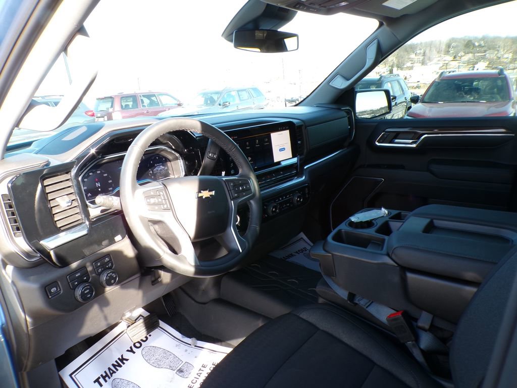 Used 2024 Chevrolet Silverado 1500 LT w/ Safety Package AWD/4WD image 15