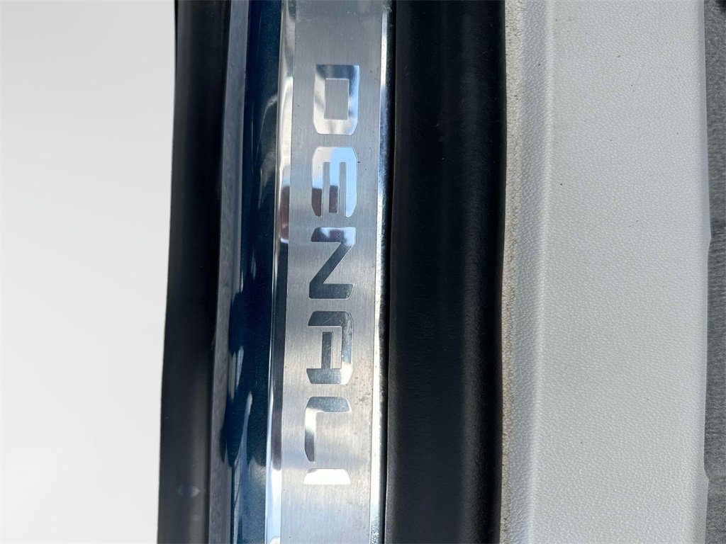 Used 2024 GMC Acadia Denali w/ Super Cruise Package image 22