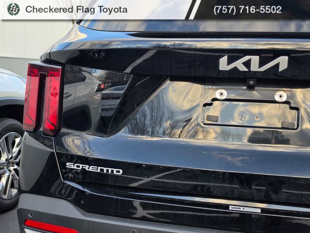 Used 2024 Kia Sorento S image 7
