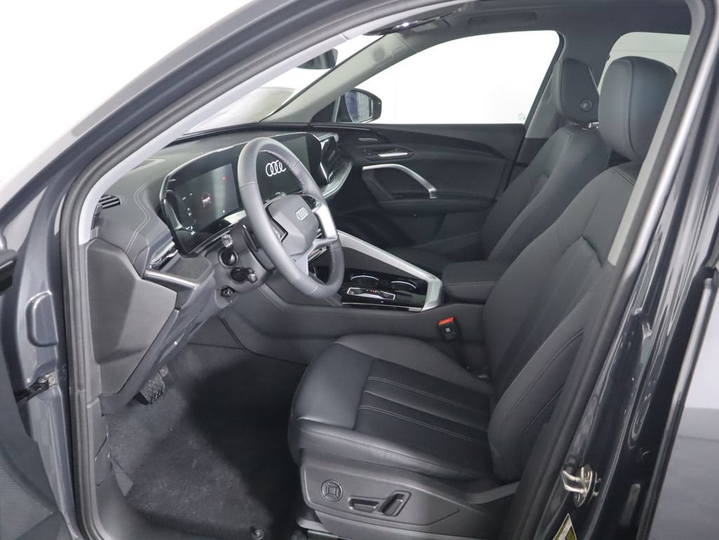 Used 2025 Audi Q5 Premium w/ Premium Plus AWD/4WD image 22