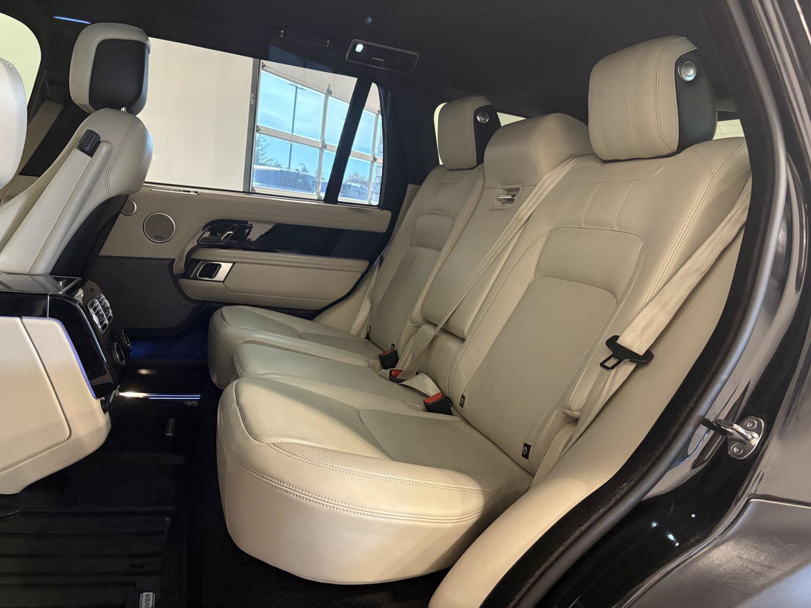 Used 2021 Land Rover Range Rover P525 Westminster Edition LWB AWD/4WD image 36