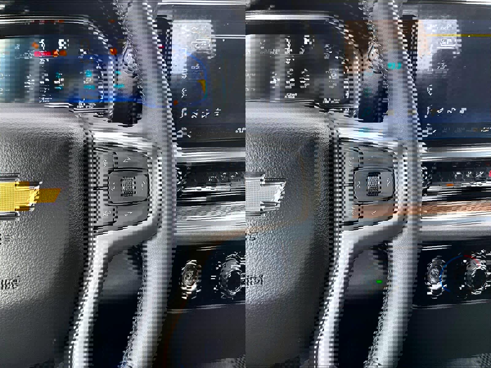 Used 2023 Chevrolet Silverado 1500 LT AWD/4WD image 23