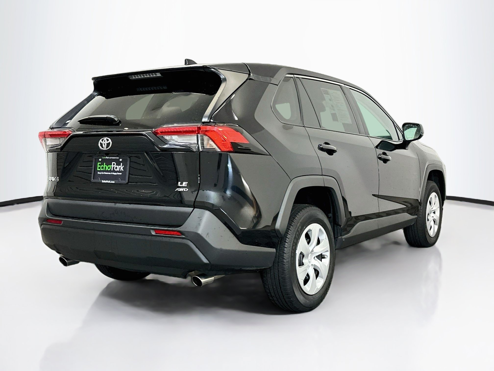 Used 2025 Toyota RAV4 LE AWD/4WD image 9