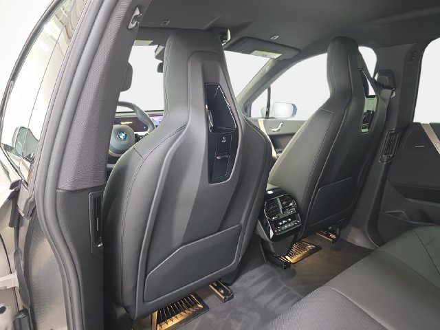 Certified 2026 BMW iX xDrive45 AWD/4WD image 10