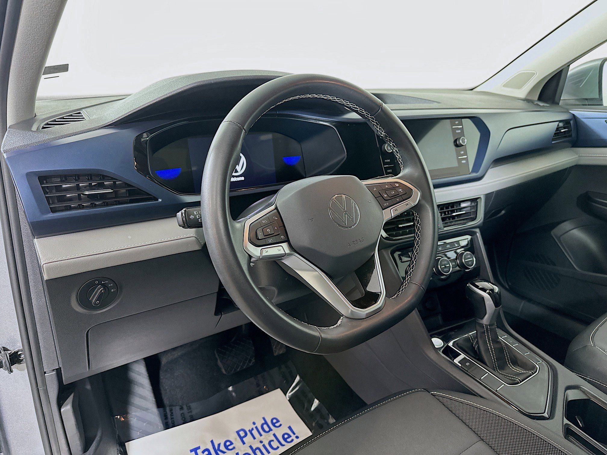 Used 2024 Volkswagen Taos SE image 9