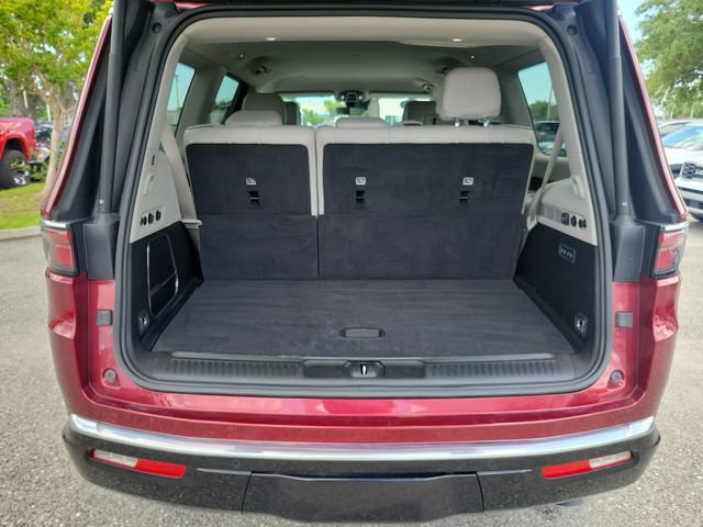 Used 2024 Jeep Wagoneer Series III AWD/4WD image 10