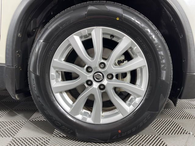 Used 2020 Nissan Rogue SV image 14