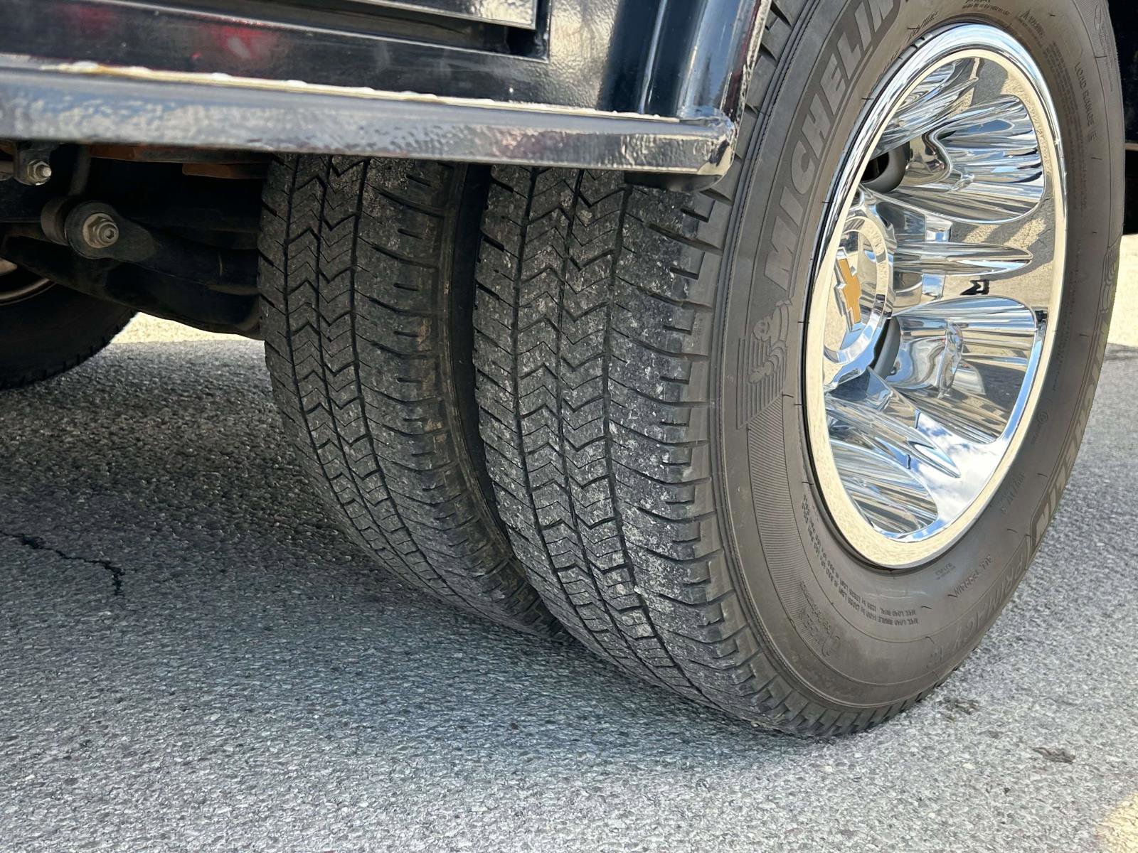 Used 2024 Chevrolet Silverado 3500 LT w/ Convenience Package image 9