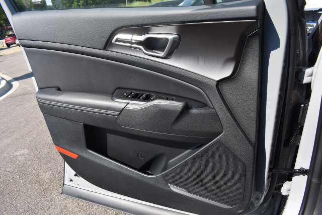 New 2026 Kia Sportage EX FWD image 32