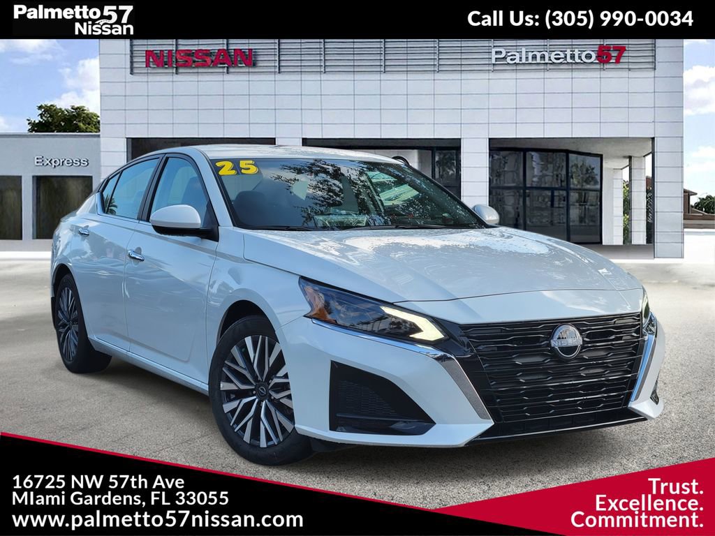 Used 2025 Nissan Altima 2.5 SV w/ SV Premium Package FWD image 1